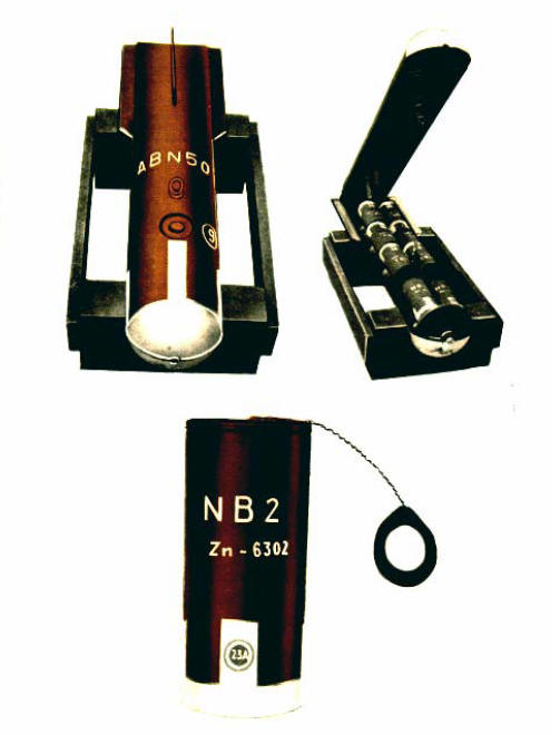 Abwurfbehlter fr 2 kg-Nebelbomben ABN 50 und Nebelbchse 2 kg NB 2